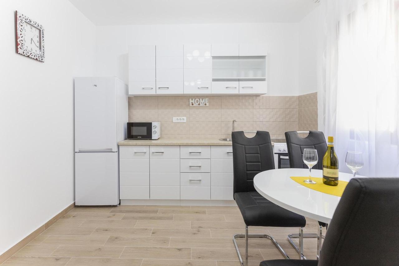 Muo Sea Front Apartments Kotor Eksteriør bilde