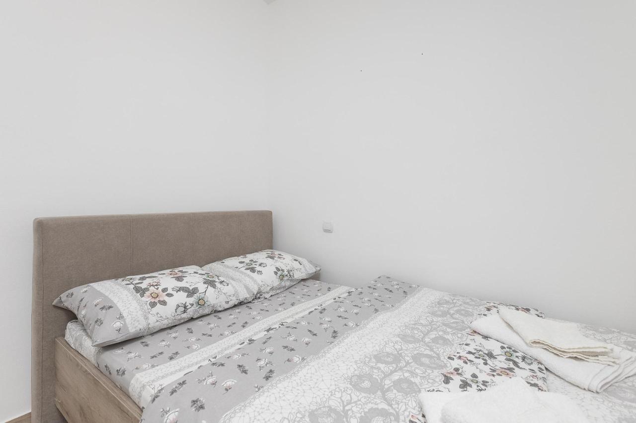 Muo Sea Front Apartments Kotor Eksteriør bilde