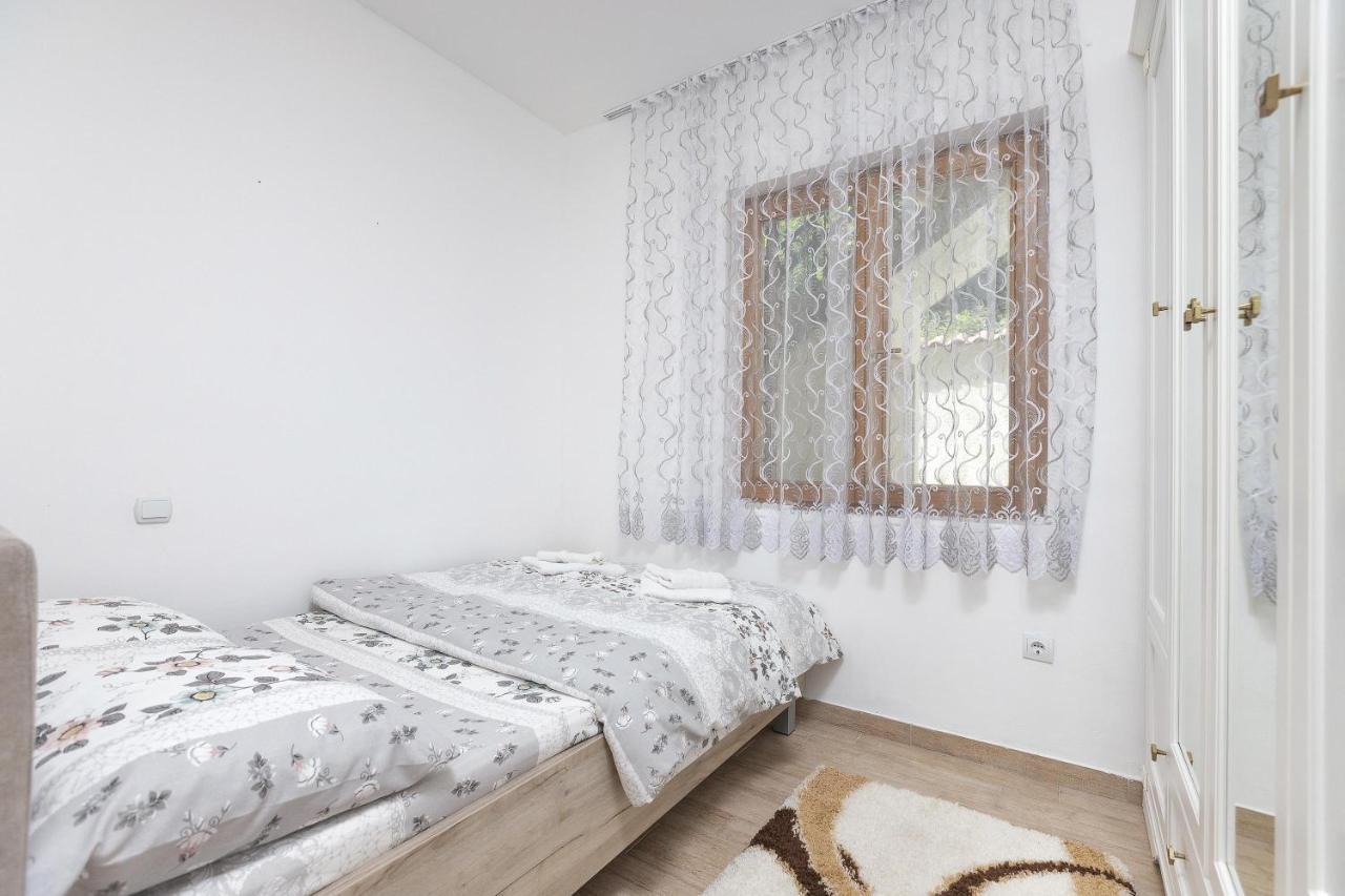 Muo Sea Front Apartments Kotor Eksteriør bilde