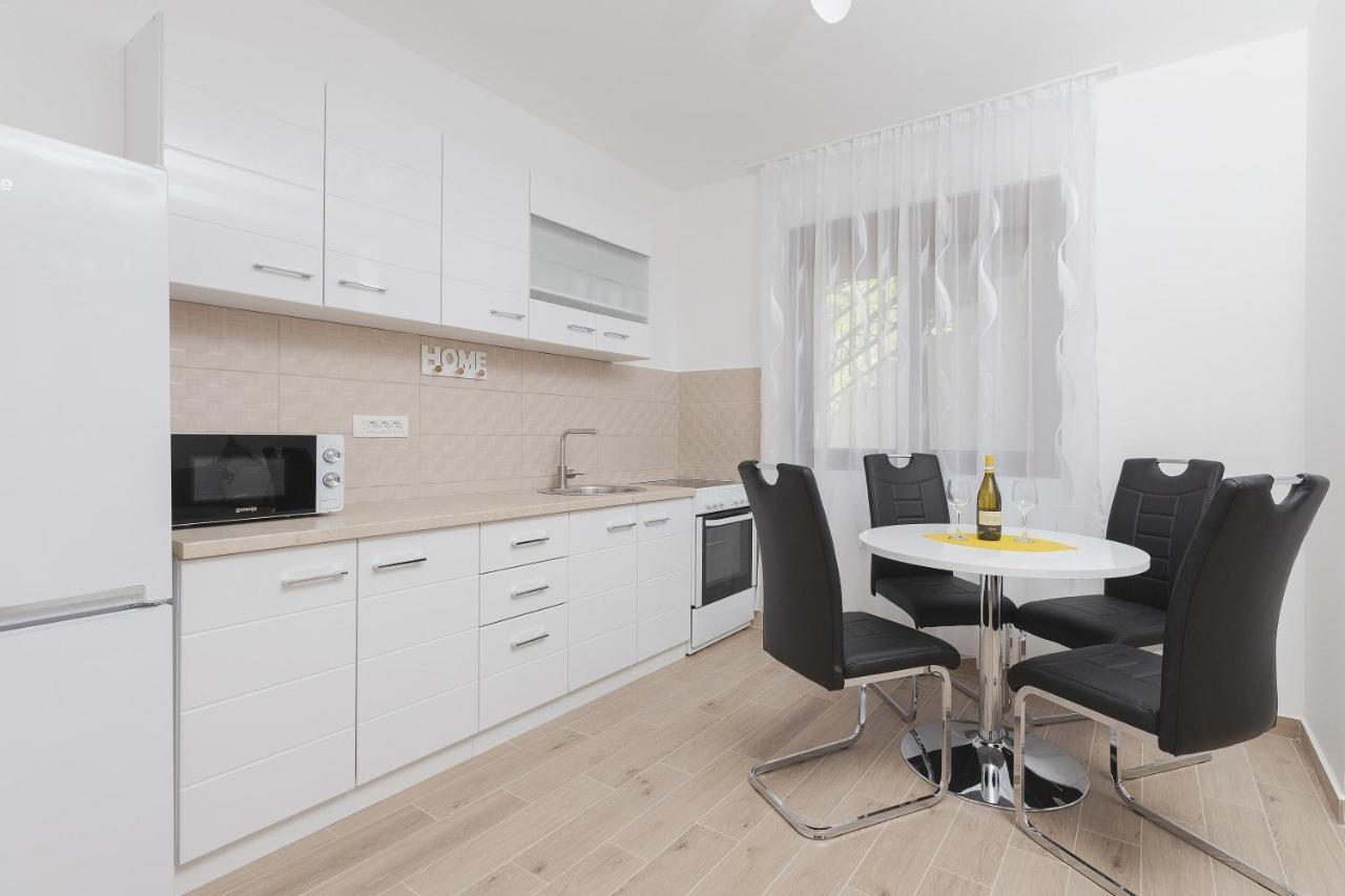 Muo Sea Front Apartments Kotor Eksteriør bilde