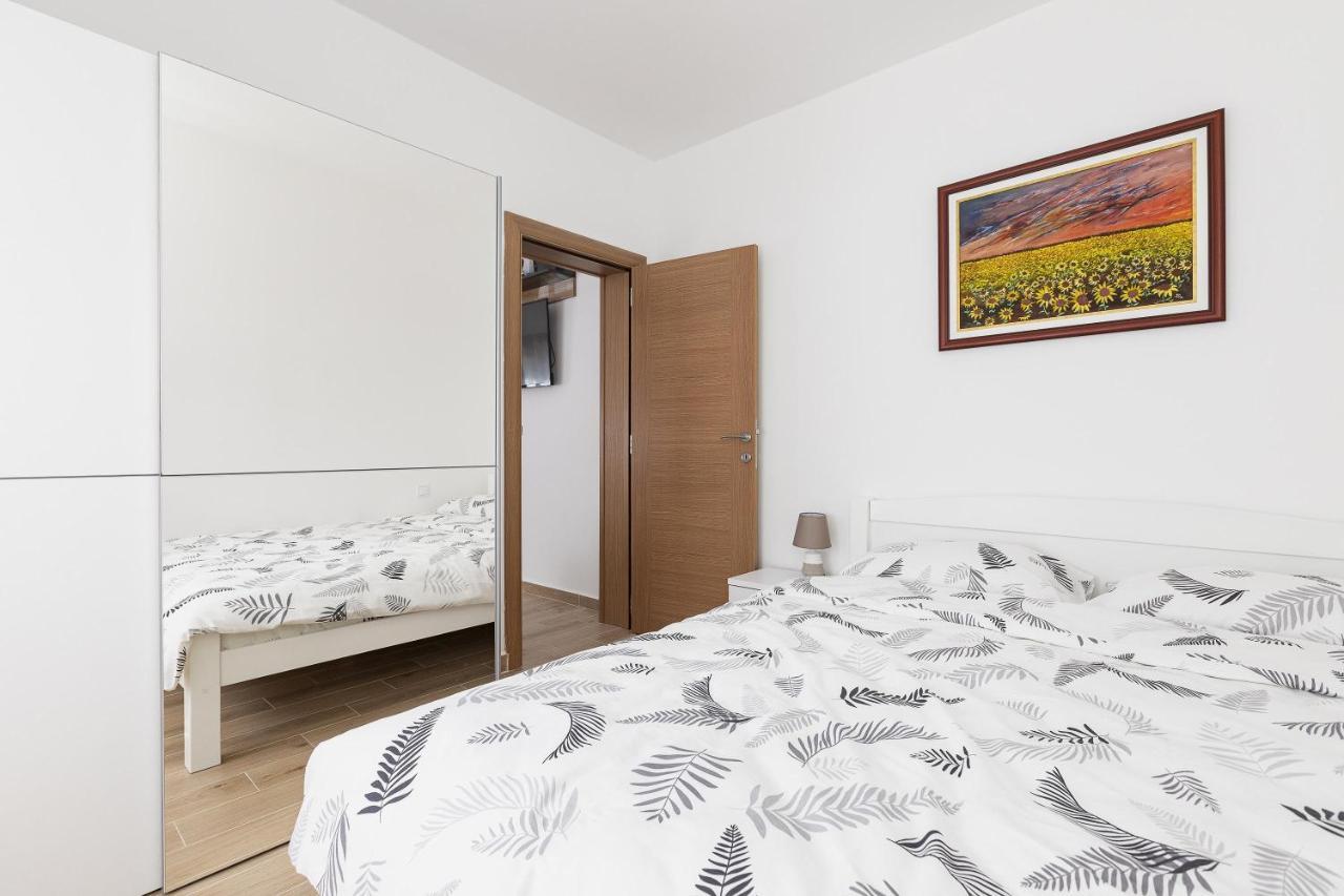 Muo Sea Front Apartments Kotor Eksteriør bilde