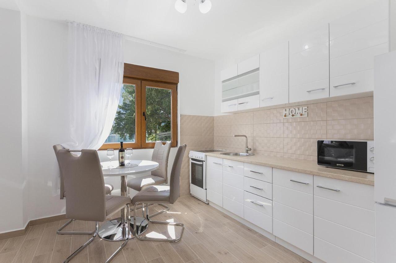 Muo Sea Front Apartments Kotor Eksteriør bilde