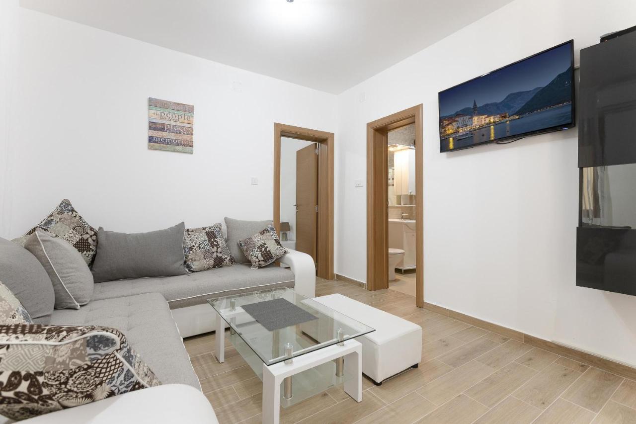 Muo Sea Front Apartments Kotor Eksteriør bilde