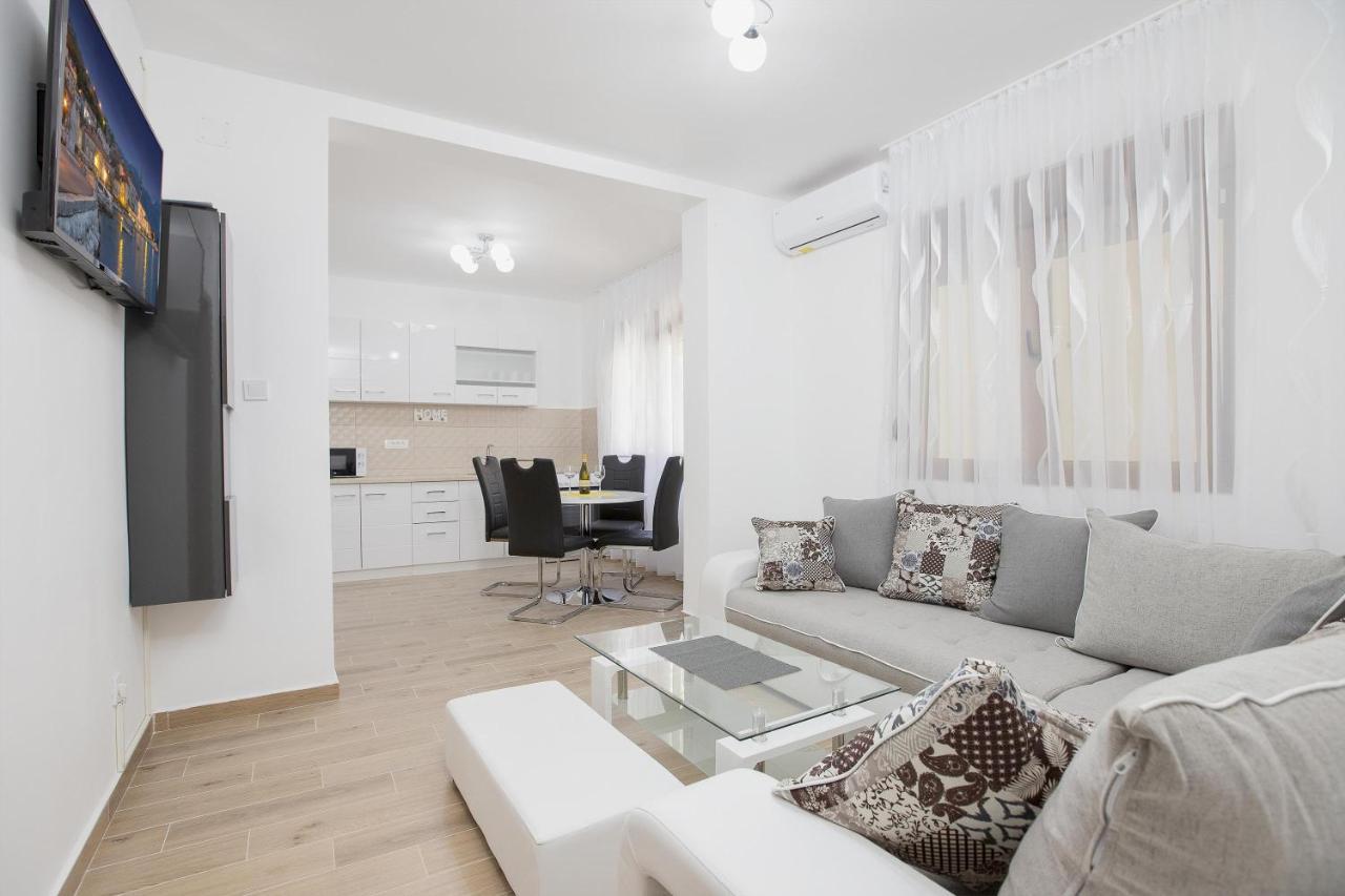 Muo Sea Front Apartments Kotor Eksteriør bilde
